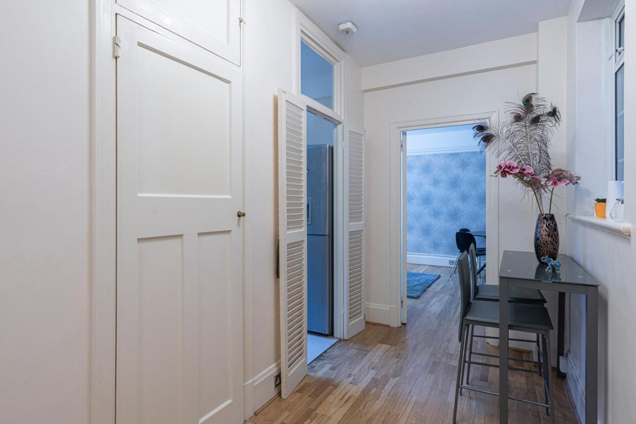 Charming 2 Bedroom Flat In Kensington High Street Londýn Exteriér fotografie
